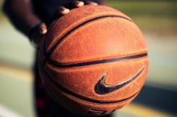 开云下载-凯尔特人强势带走雷霆，拉文关键先生定乾坤