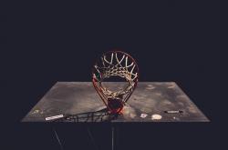 开云体育APP下载-蓝调与红魔的对话，久保建英如何用亚洲韵律改写足球叙事