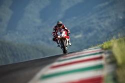 开云体育官网-璀璨陨落，拉文51分化作凄凉晚霞，马刺险胜奏响悲壮挽歌