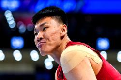 开云体育-比赛结束后球员喜悦庆祝，士气高昂