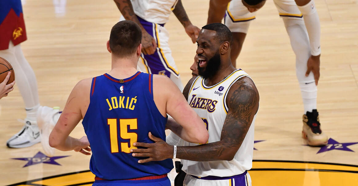 湖人在客场战胜掘金,詹姆斯三双表现 湖人在客场战胜掘金,詹姆斯三双表现