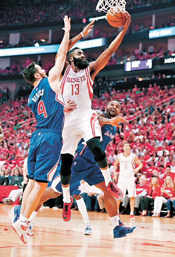 乔治生涯三双助快艇战胜火箭