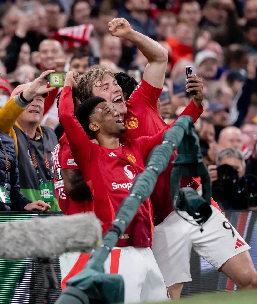 英格兰登顶盛况：欧国联胜利赫赫威名