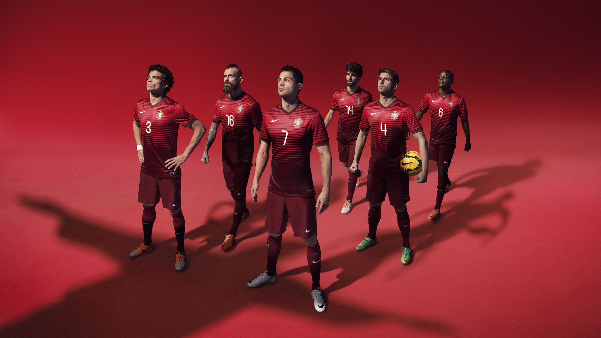 暗夜灯塔，范弗利特在欧冠淘汰赛之夜完成巨星蜕变