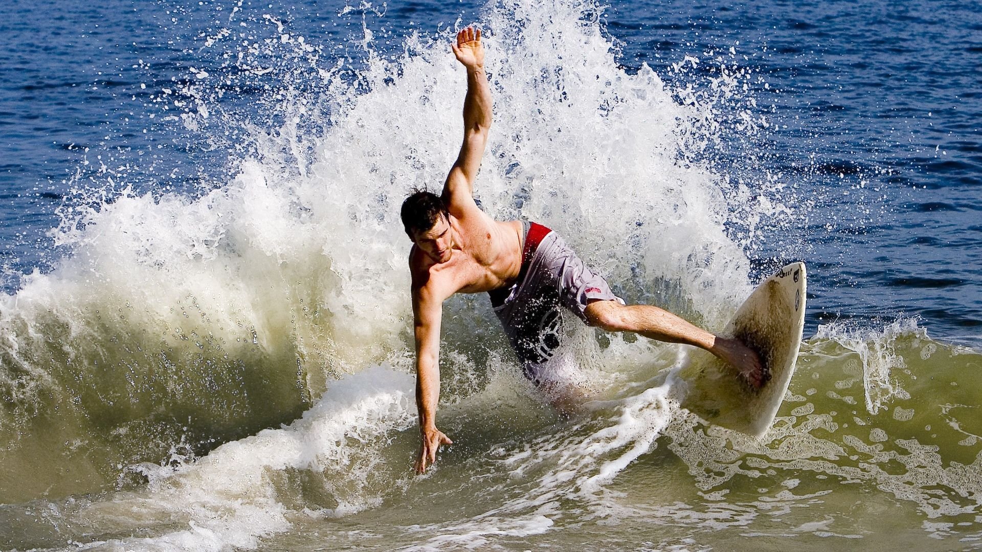 西亚卡姆化身关键时刻审判者,一攻一防掐灭深圳队翻盘曙光