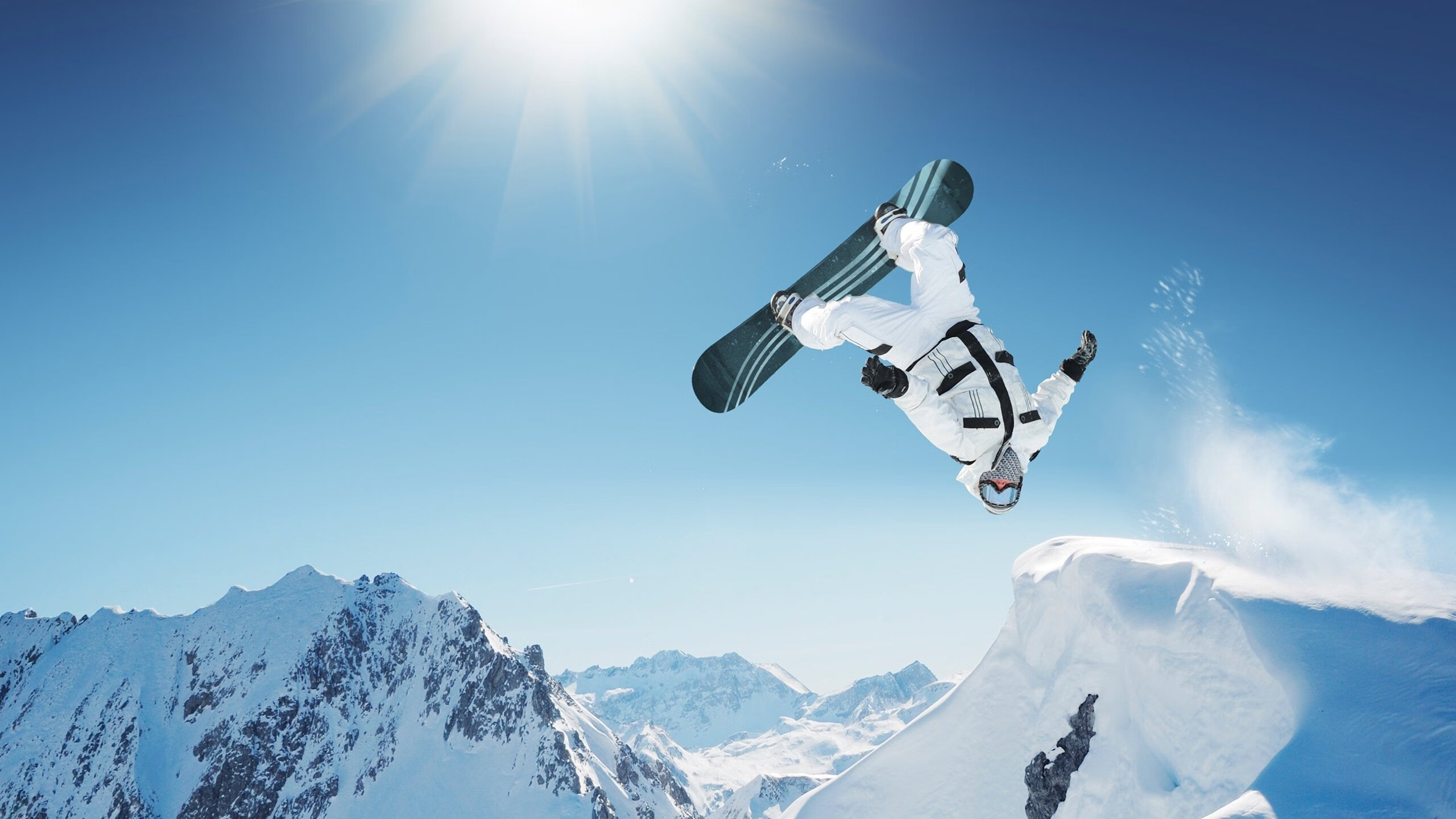 橙色风暴席卷诺坎普,天使之翼划过卡塔尔天空—双线传奇同日诞生